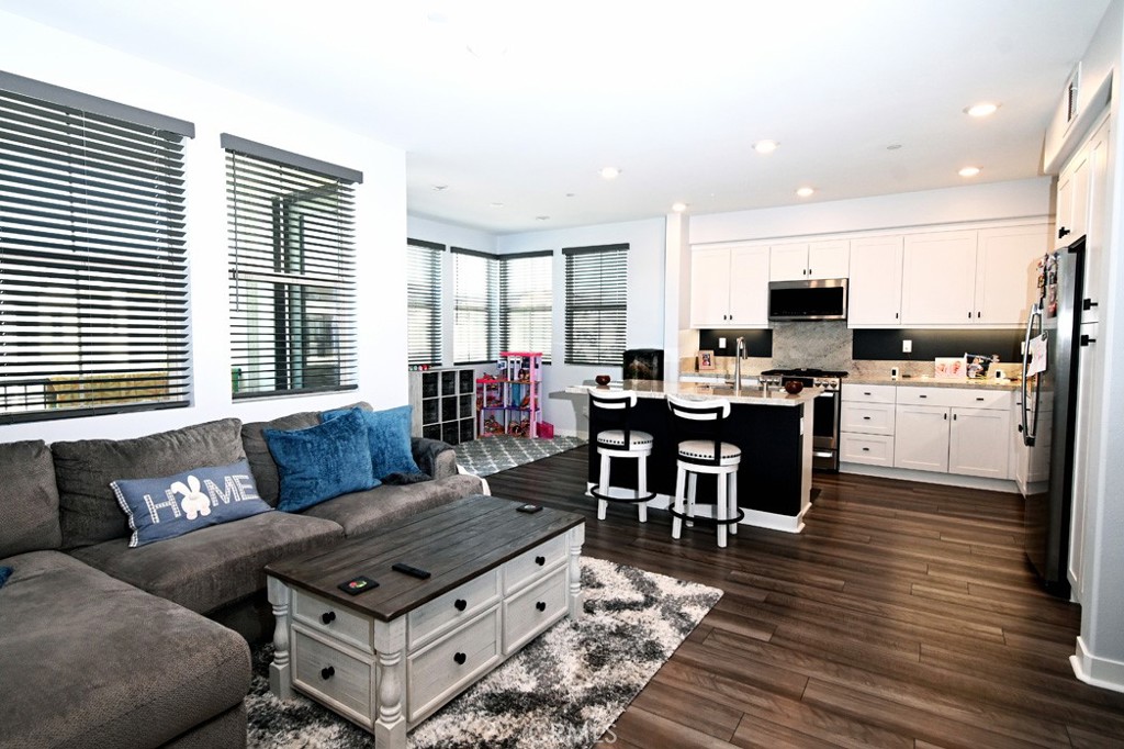 1201 LASSO WAY #205