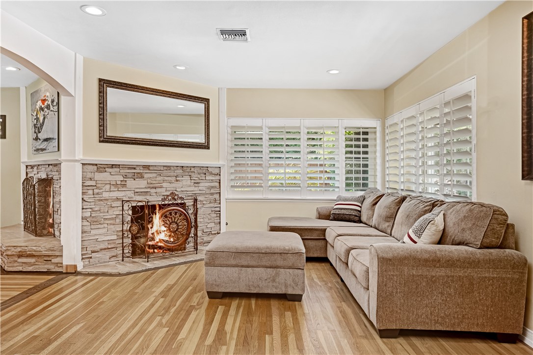 2623 N Louise Street