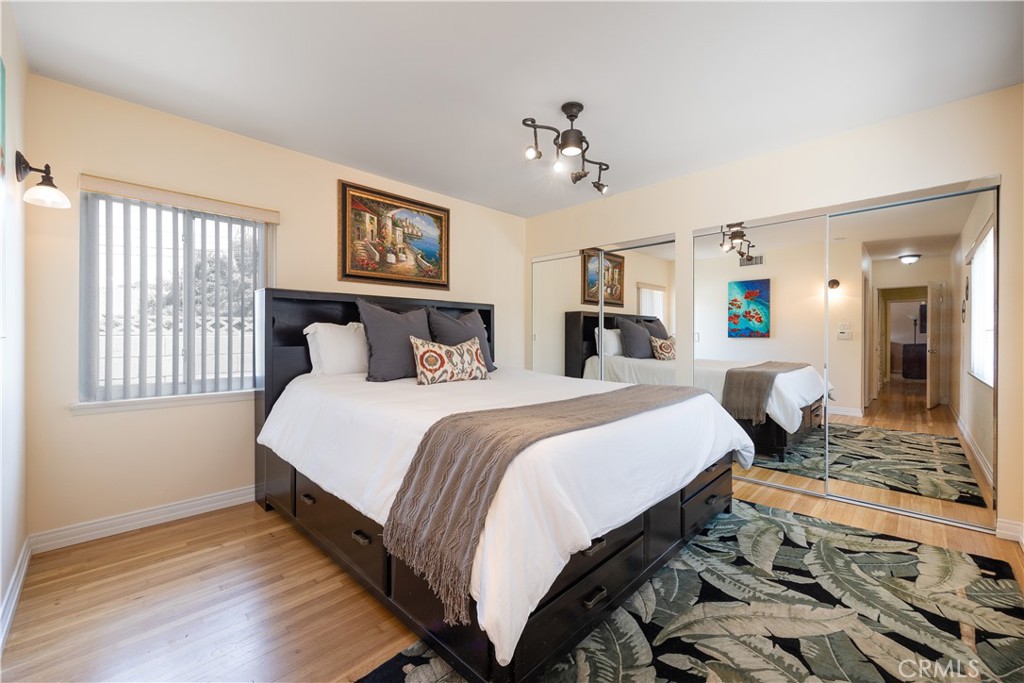 2623 N Louise Street