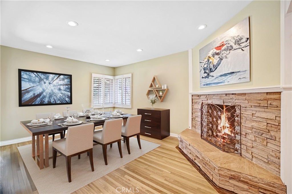 2623 N Louise Street