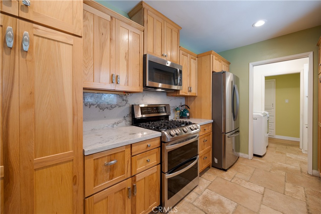 2623 N Louise Street