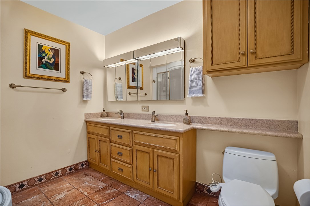 2623 N Louise Street