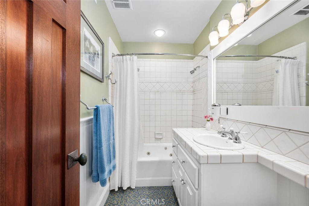 5540 E Peabody Street