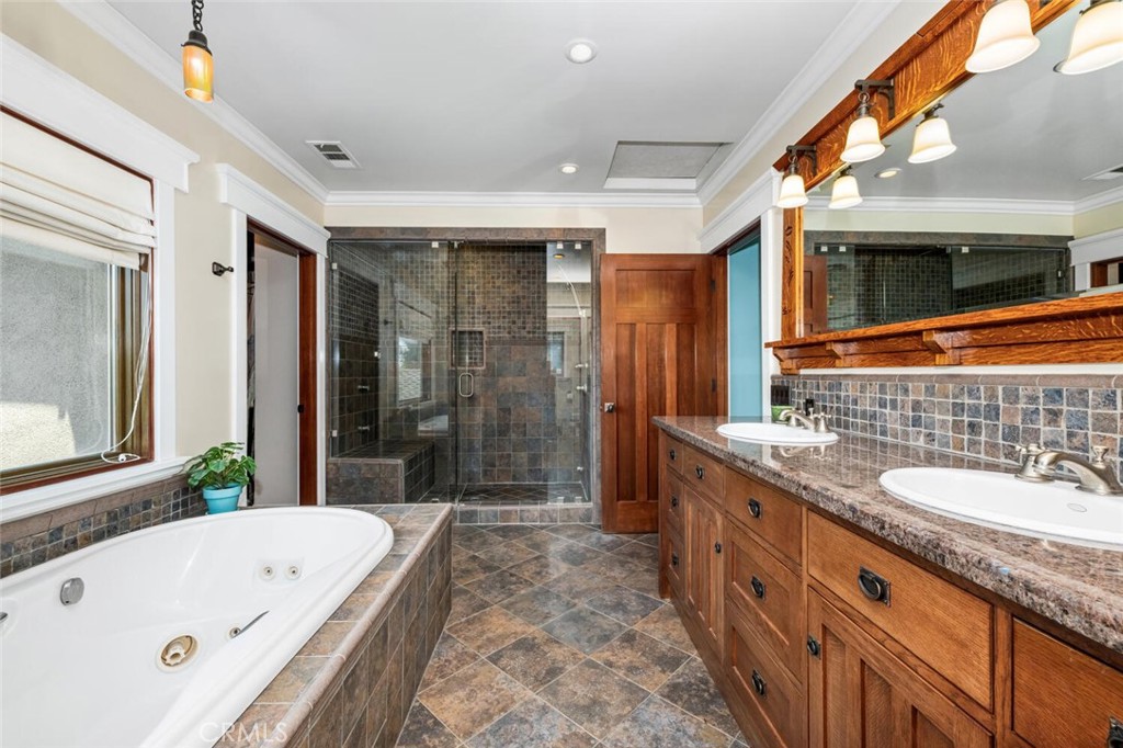 5540 E Peabody Street