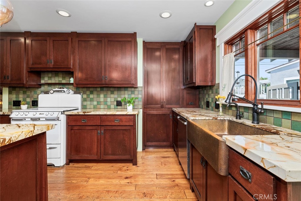 5540 E Peabody Street