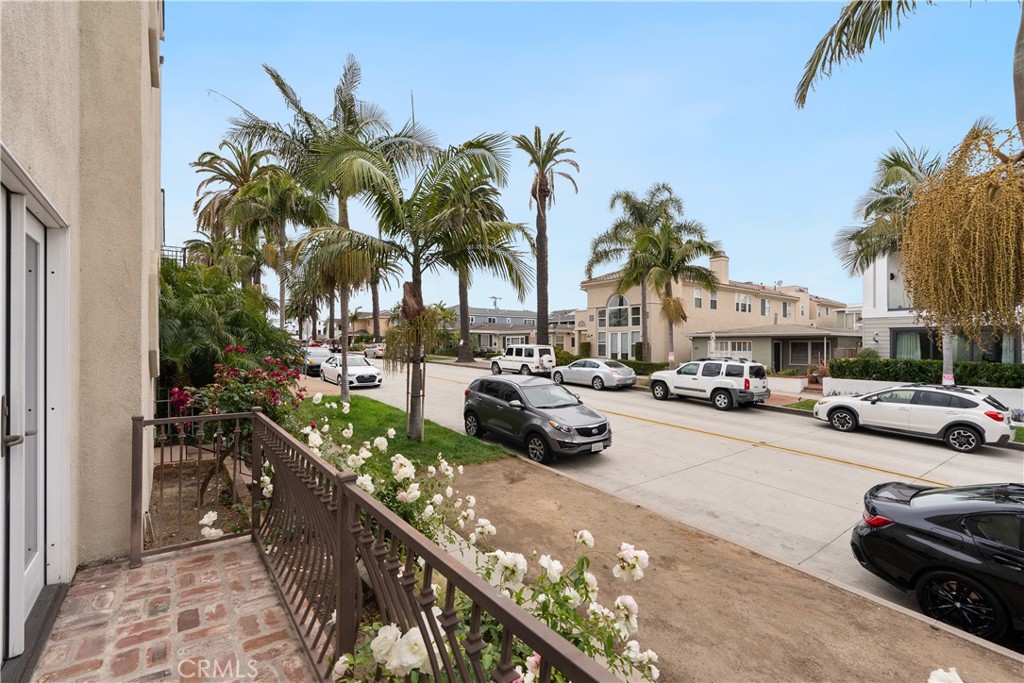 322 Marguerite Avenue 1