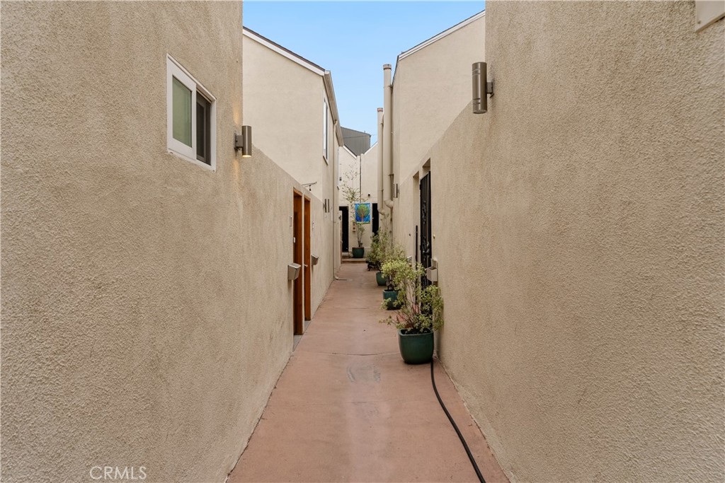 322 Marguerite Avenue 1