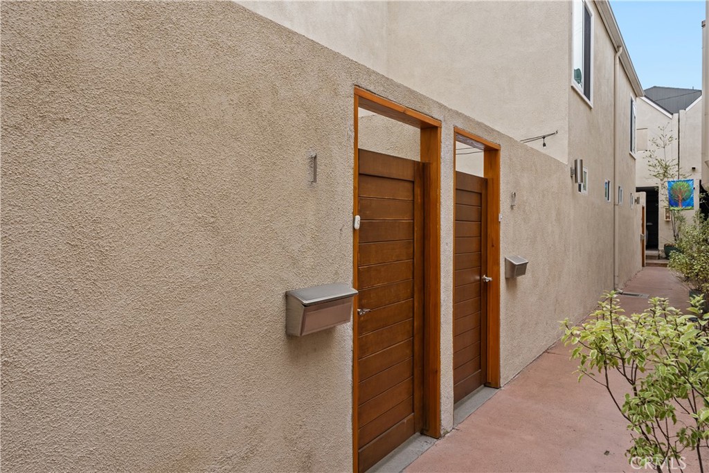 322 Marguerite Avenue 1