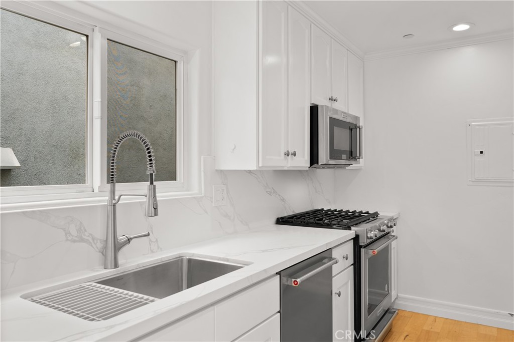 322 Marguerite Avenue 1