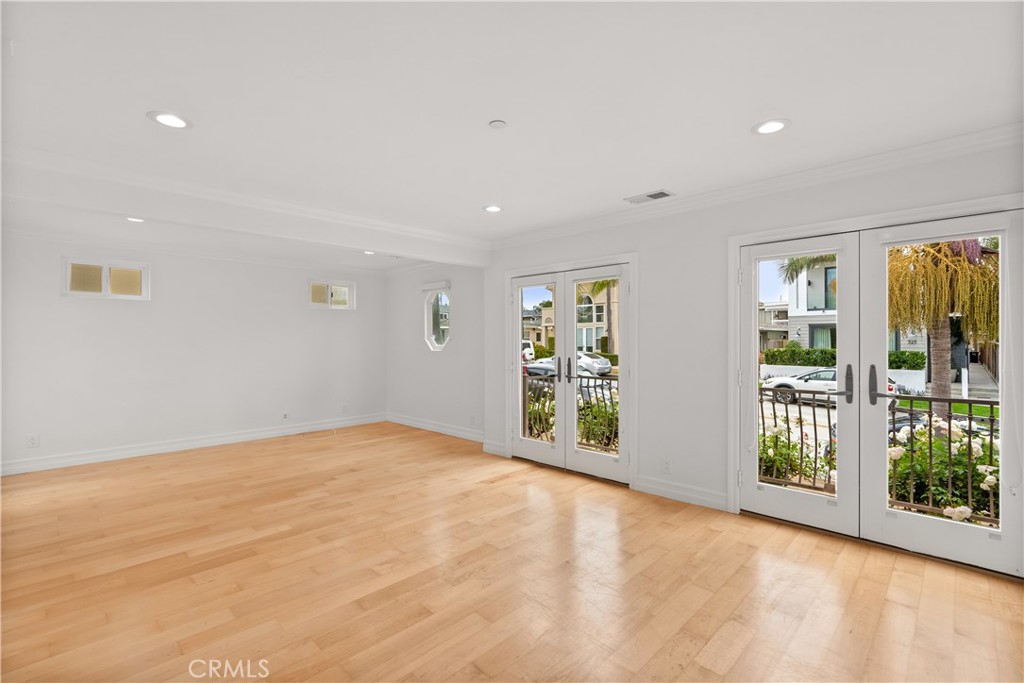 322 Marguerite Avenue 1