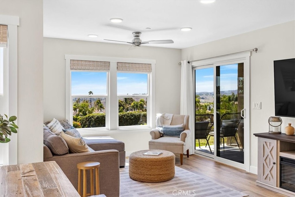 1058 Calle Del Cerro 1007