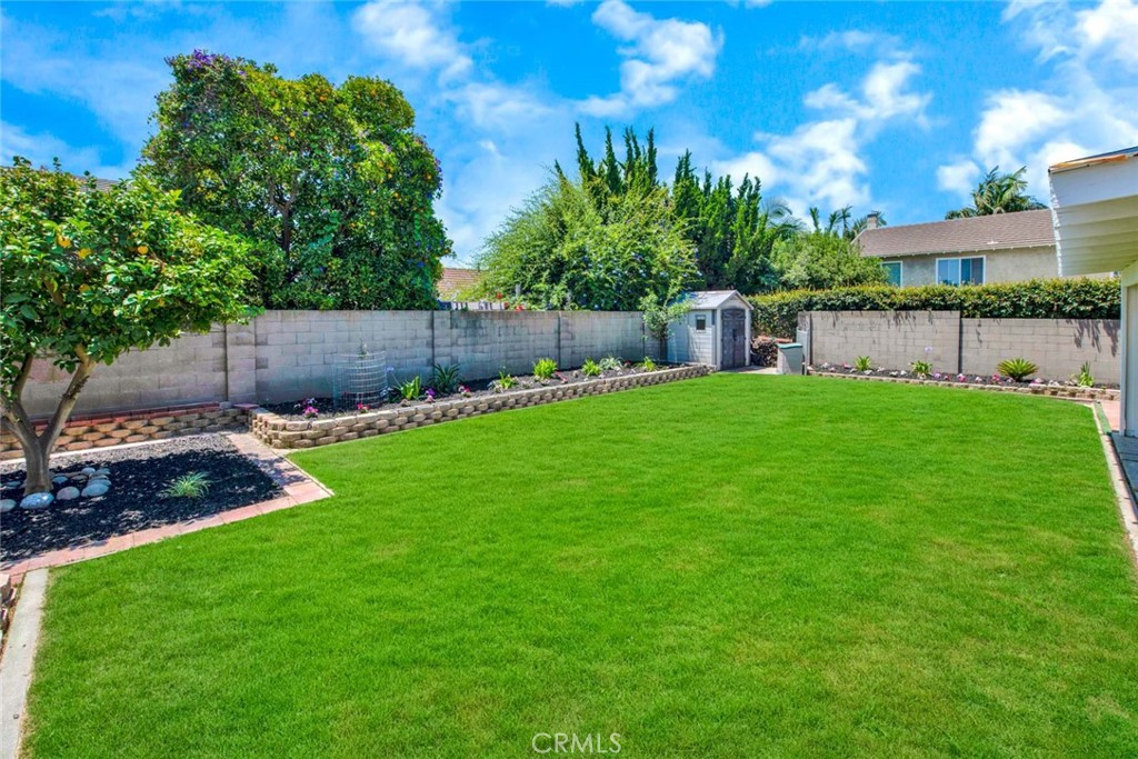 8840 Mockingbird Circle