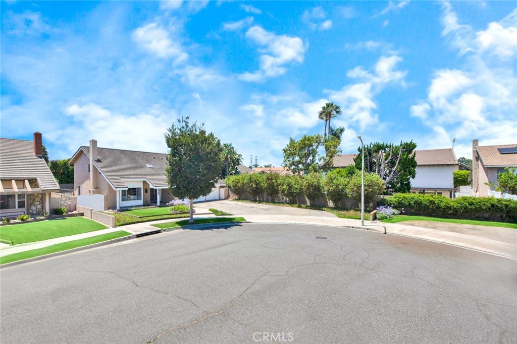 8840 Mockingbird Circle