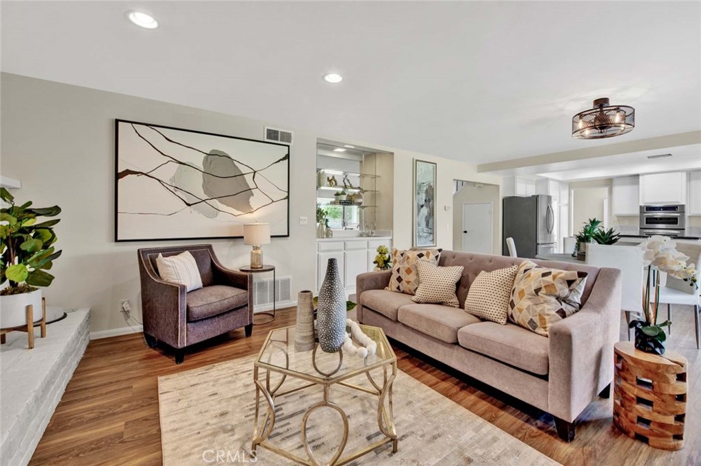 8840 Mockingbird Circle