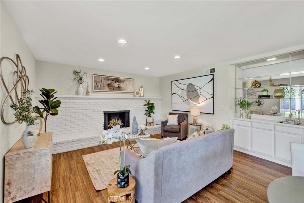 8840 Mockingbird Circle