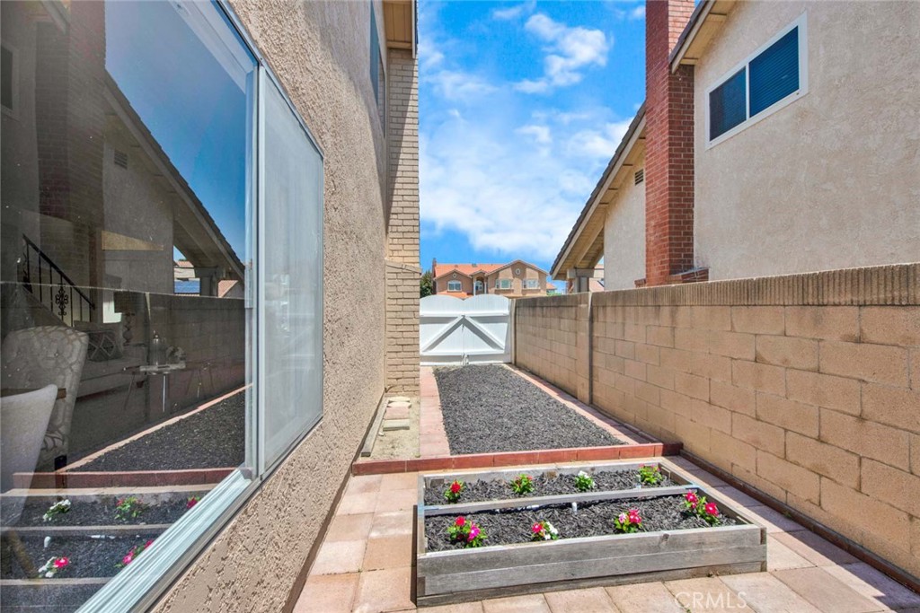 8840 Mockingbird Circle