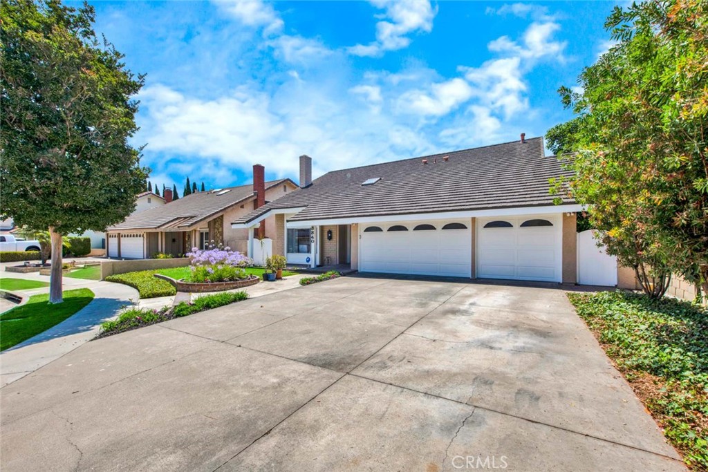 8840 Mockingbird Circle