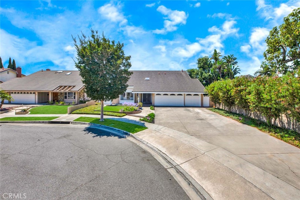 8840 Mockingbird Circle