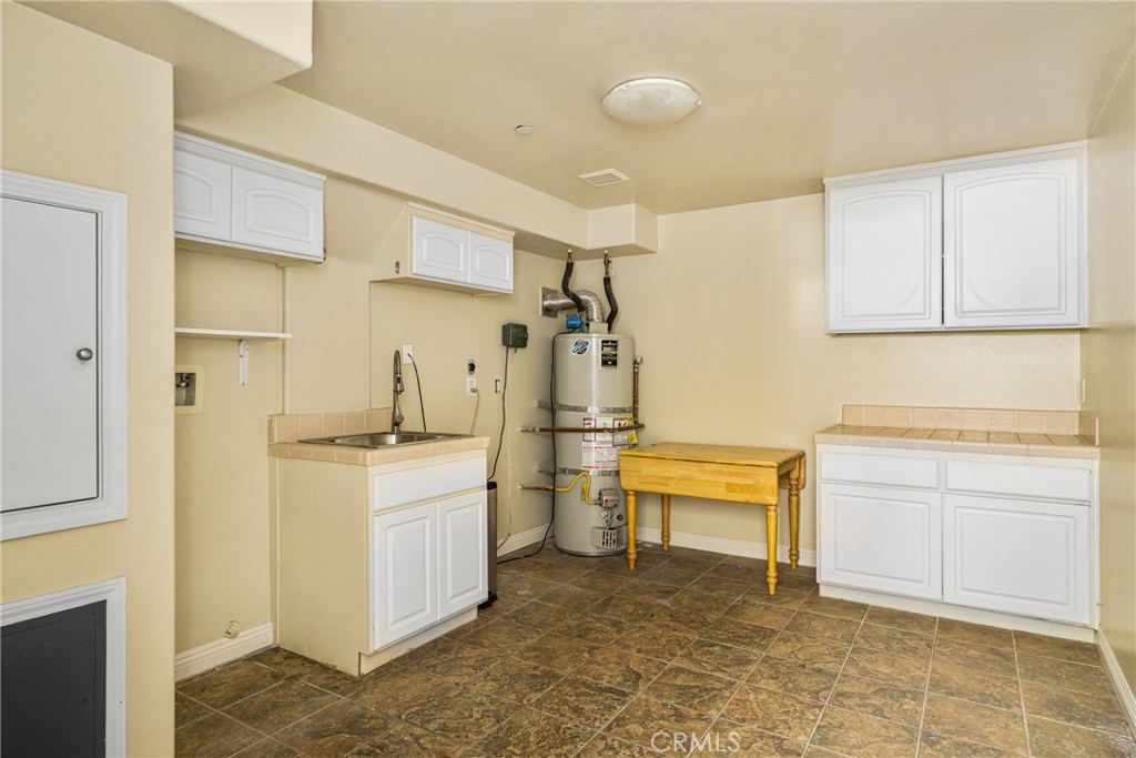 34088 Crystal Lantern Street