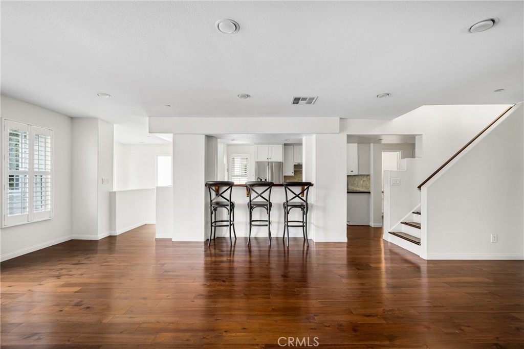 34088 Crystal Lantern Street