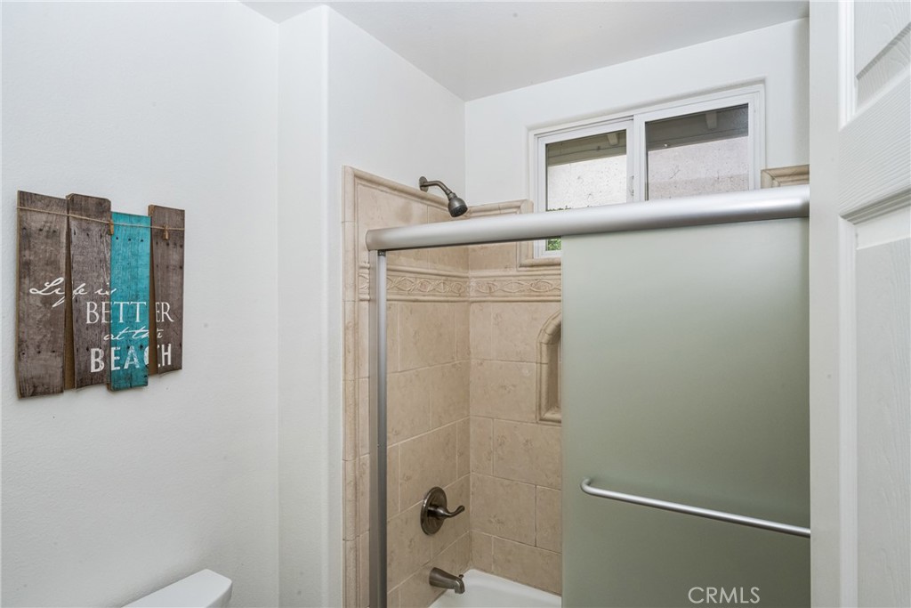 34088 Crystal Lantern Street