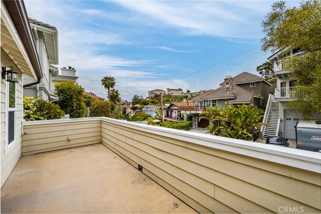 34088 Crystal Lantern Street