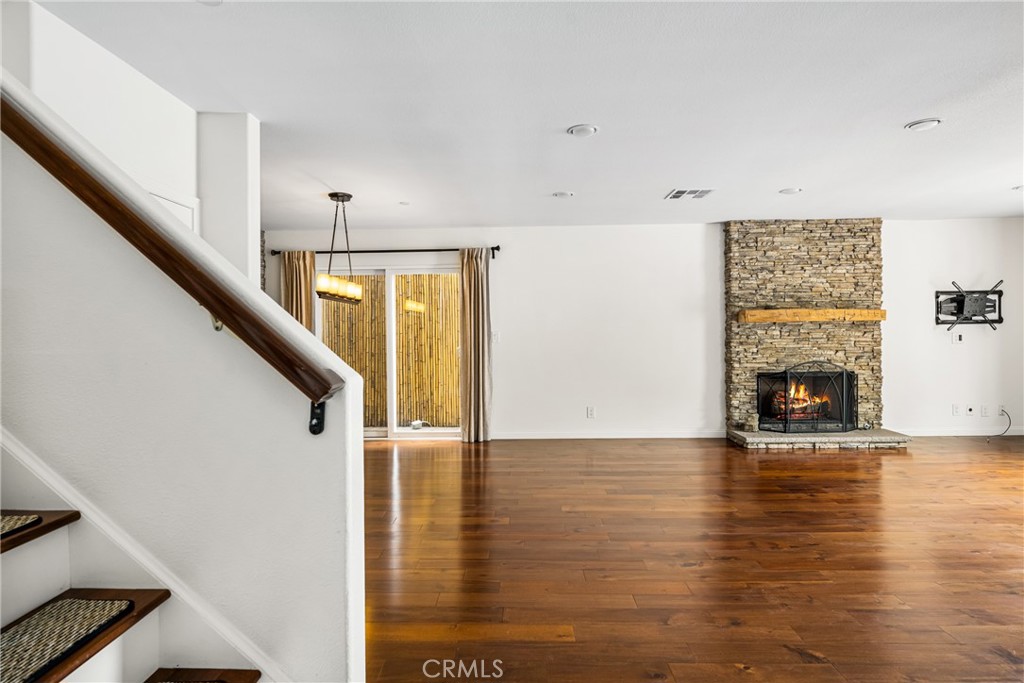 34088 Crystal Lantern Street