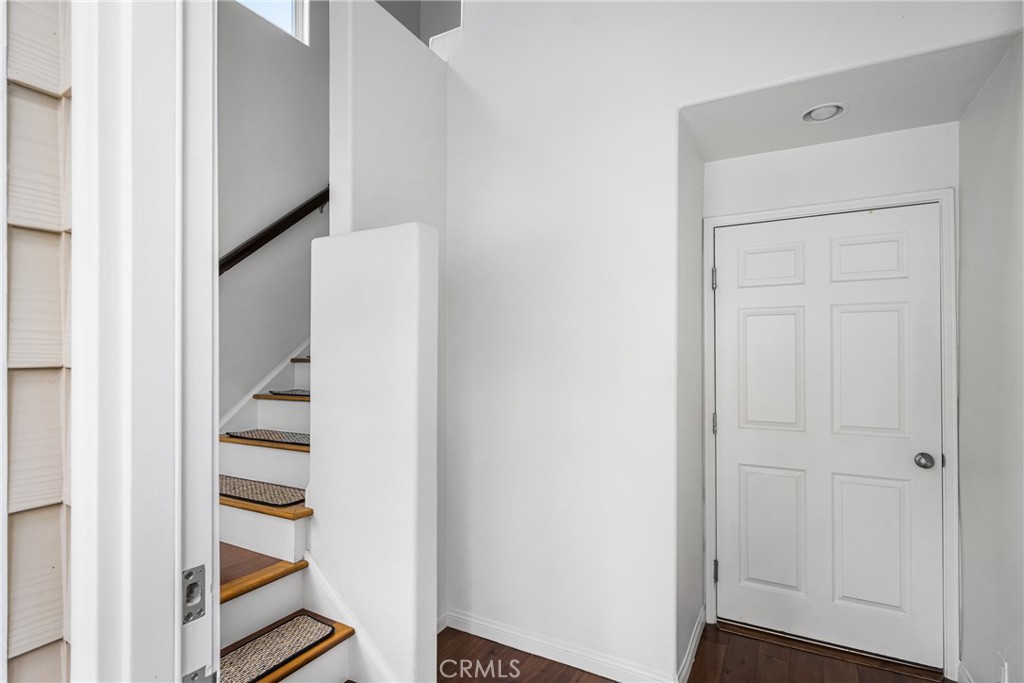 34088 Crystal Lantern Street