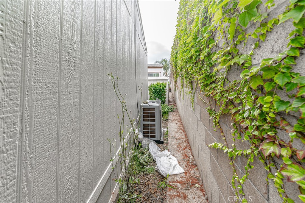 15621 Beach Boulevard 61