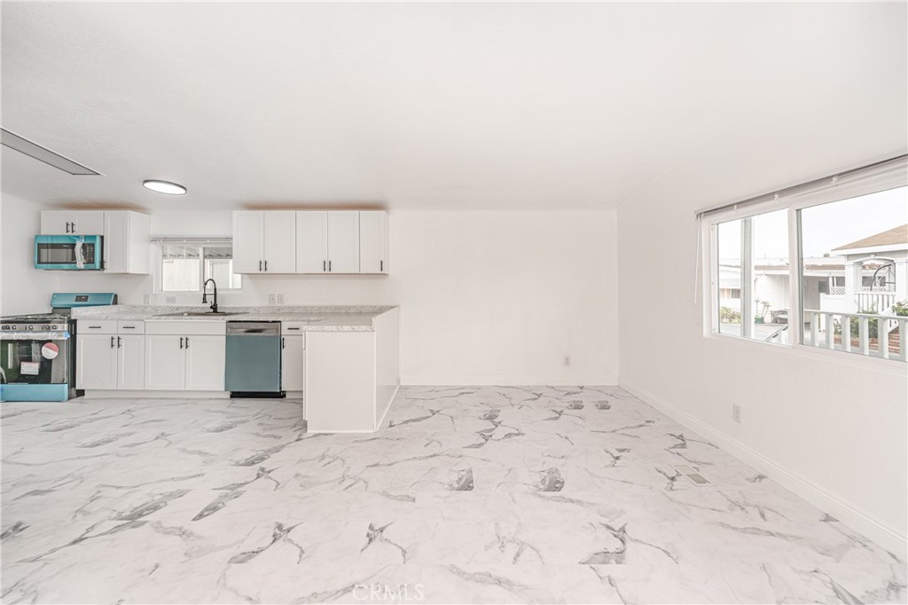 15621 Beach Boulevard 61