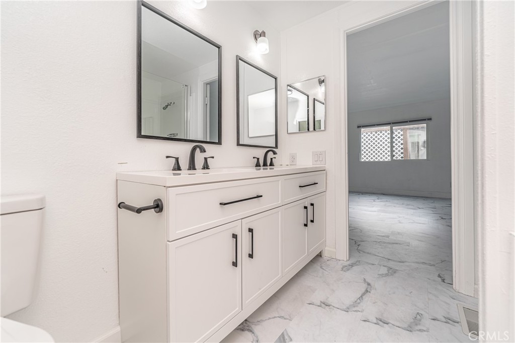 15621 Beach Boulevard 61