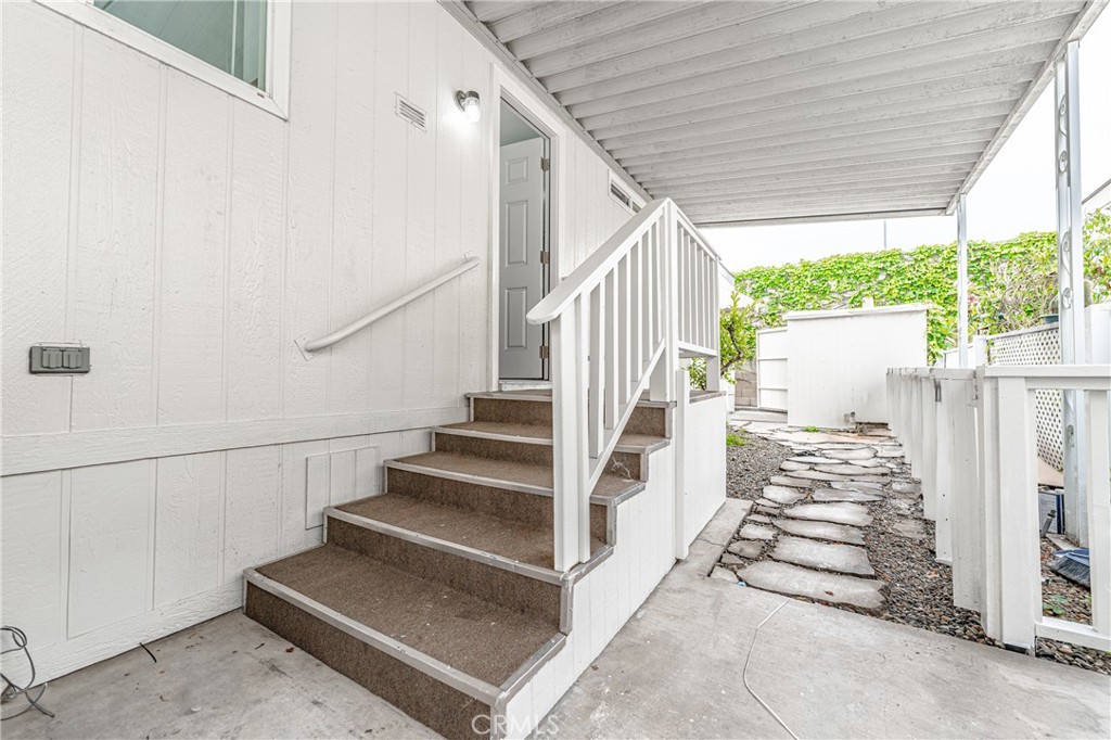 15621 Beach Boulevard 61