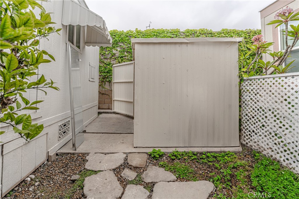 15621 Beach Boulevard 61