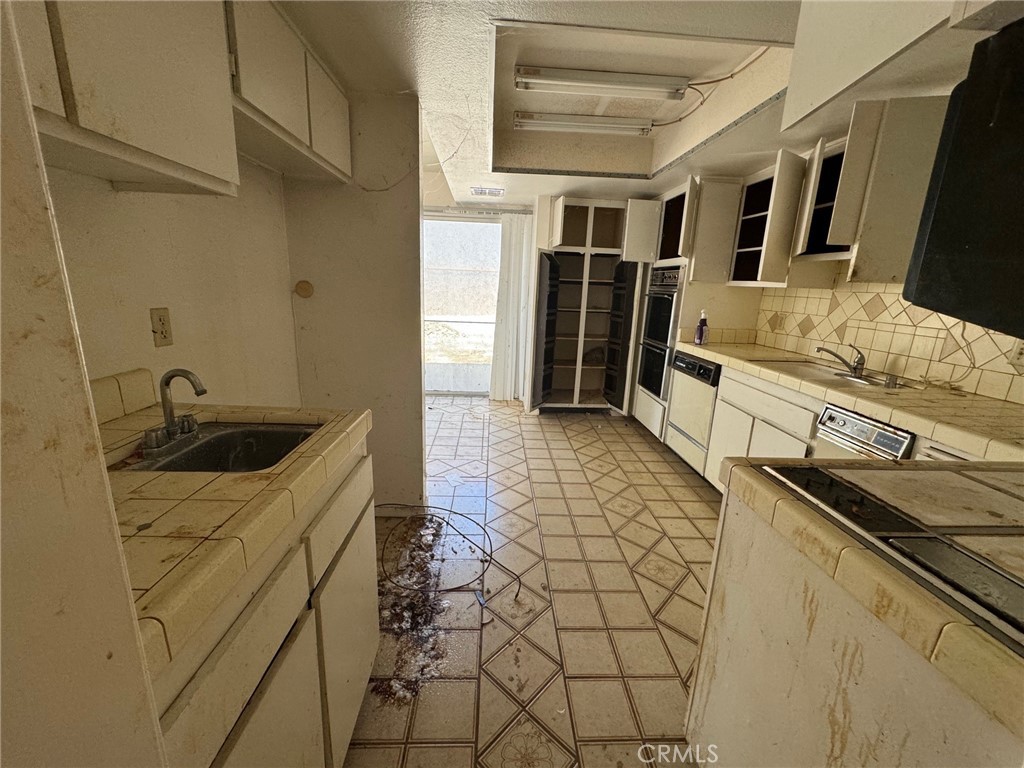 2280 El Capitan Drive