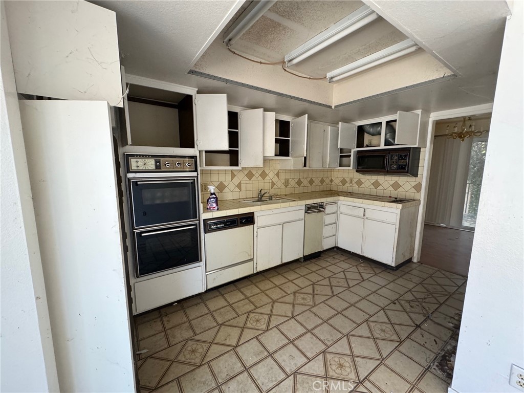 2280 El Capitan Drive