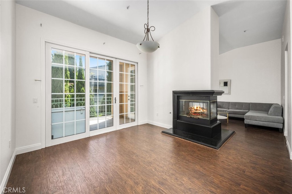 5142 Warner Avenue 204