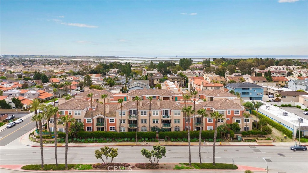 5142 Warner Avenue 204