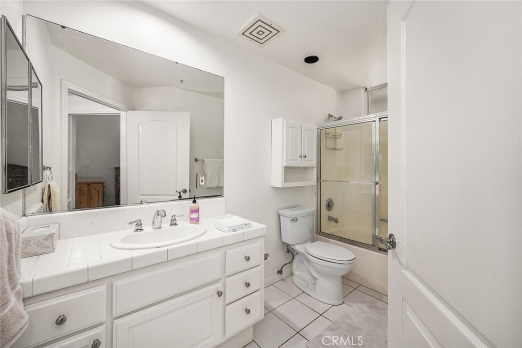 5142 Warner Avenue 204