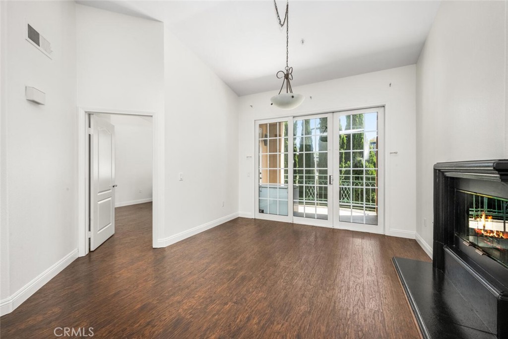 5142 Warner Avenue 204