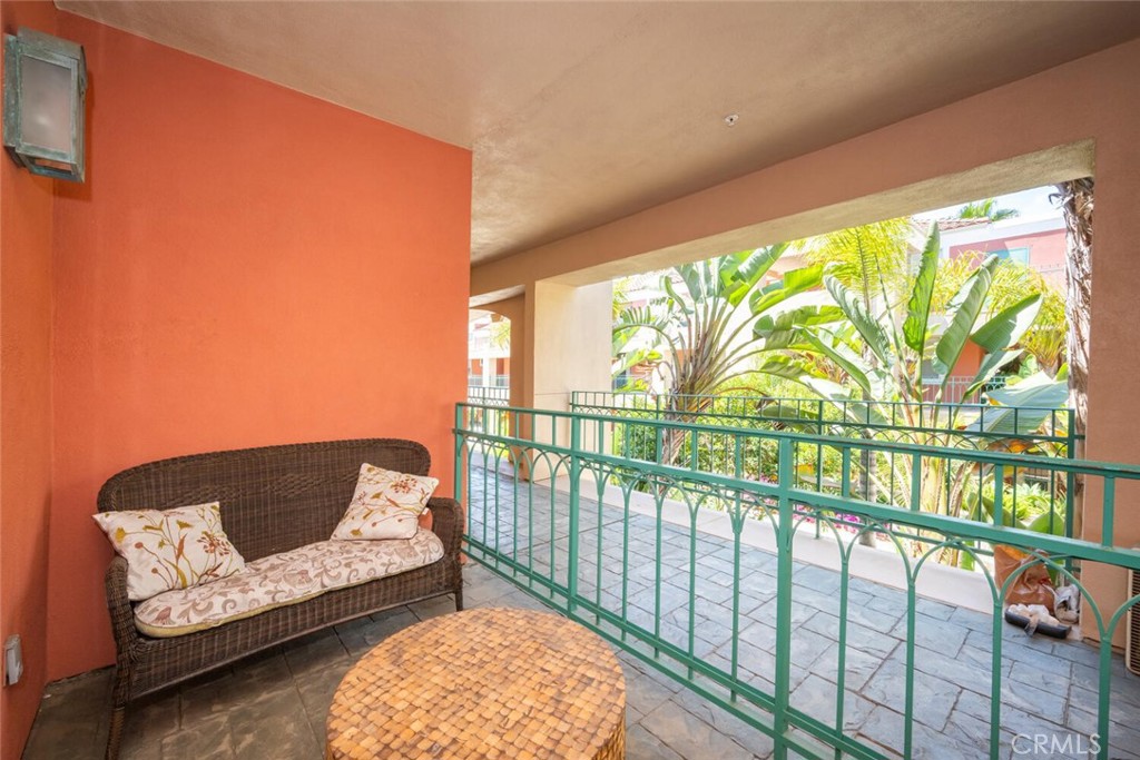 5142 Warner Avenue 204