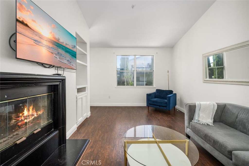 5142 Warner Avenue 204