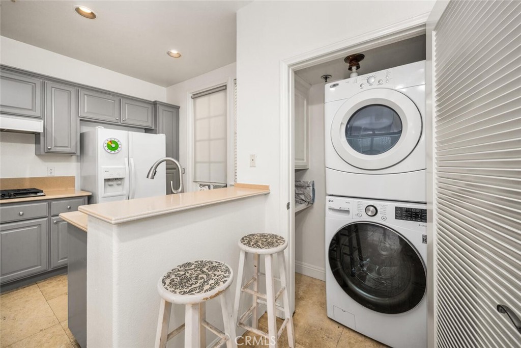 5142 Warner Avenue 204