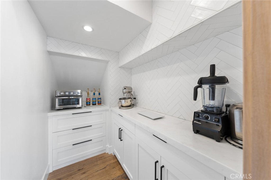 3857 Calle Del Establo