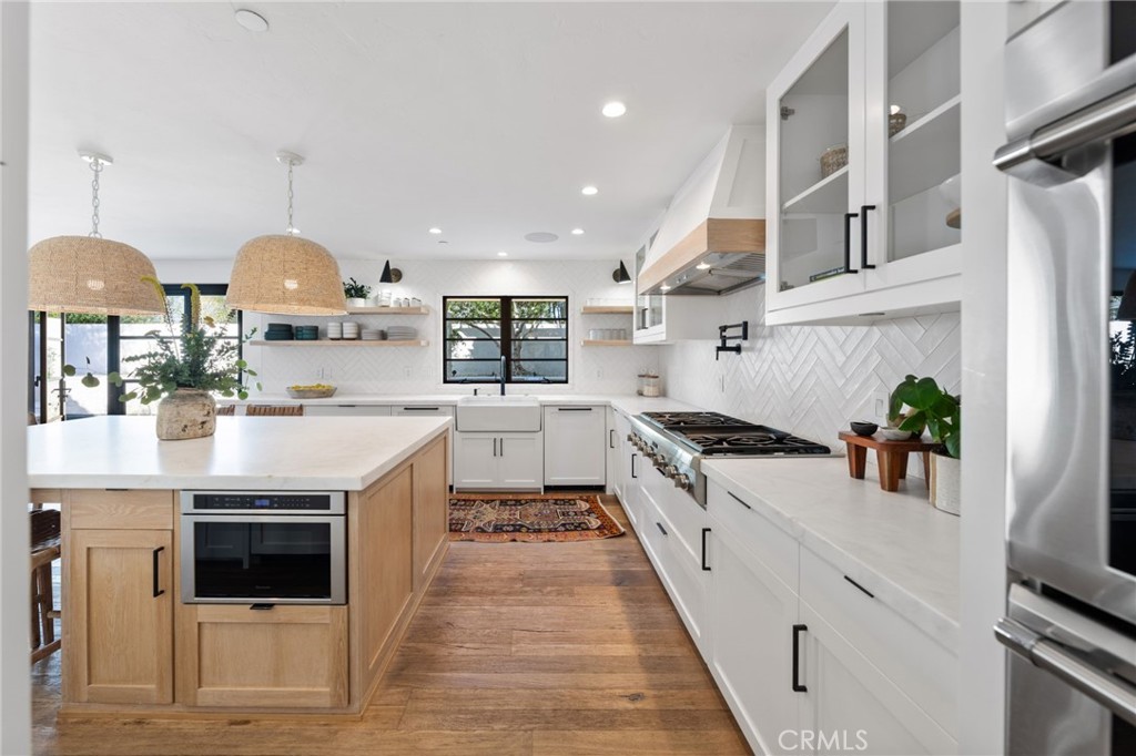 3857 Calle Del Establo