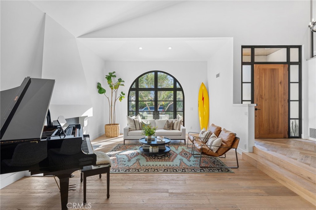 3857 Calle Del Establo