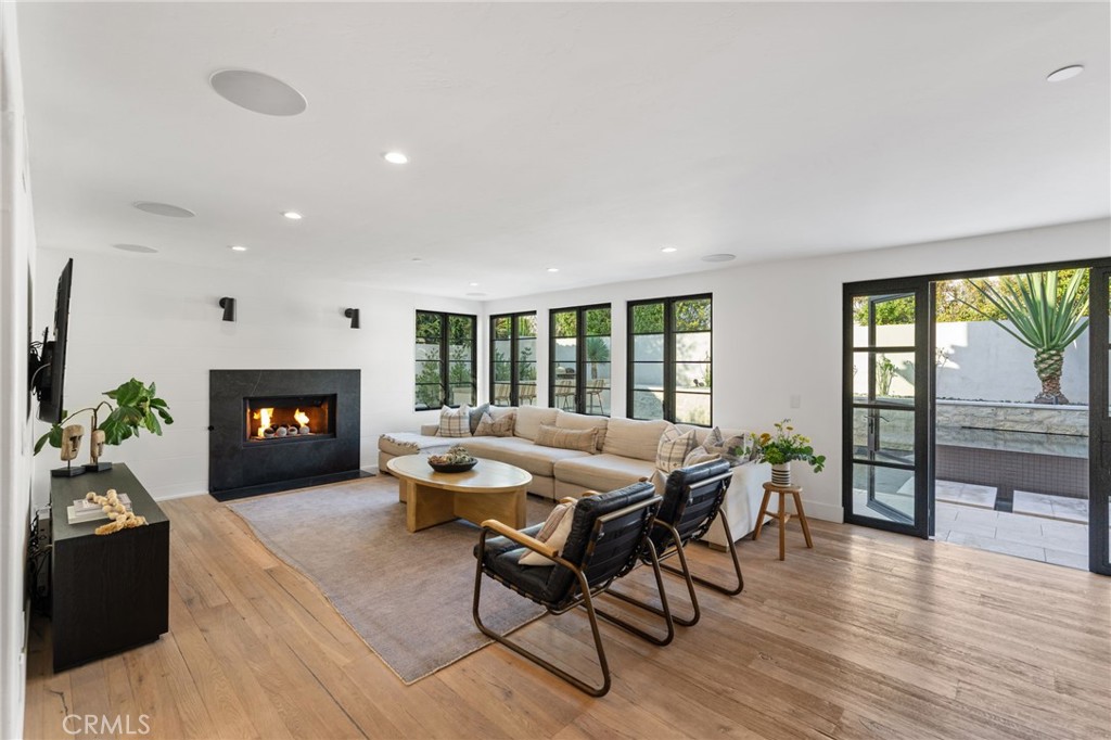 3857 Calle Del Establo