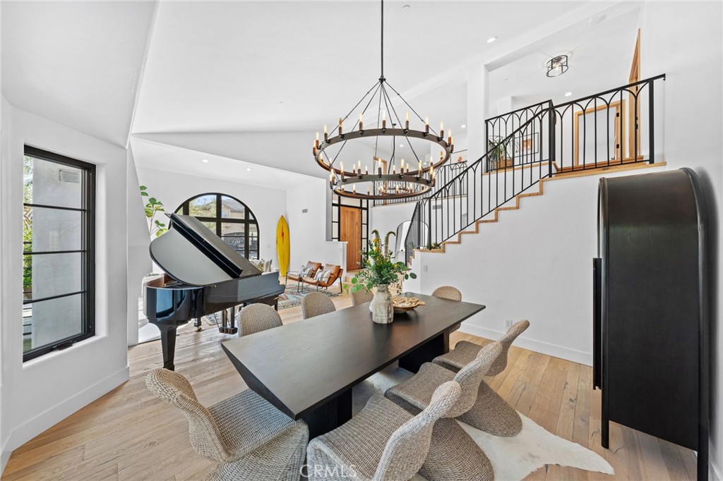 3857 Calle Del Establo