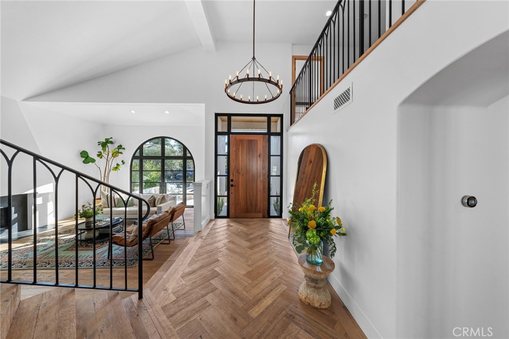 3857 Calle Del Establo