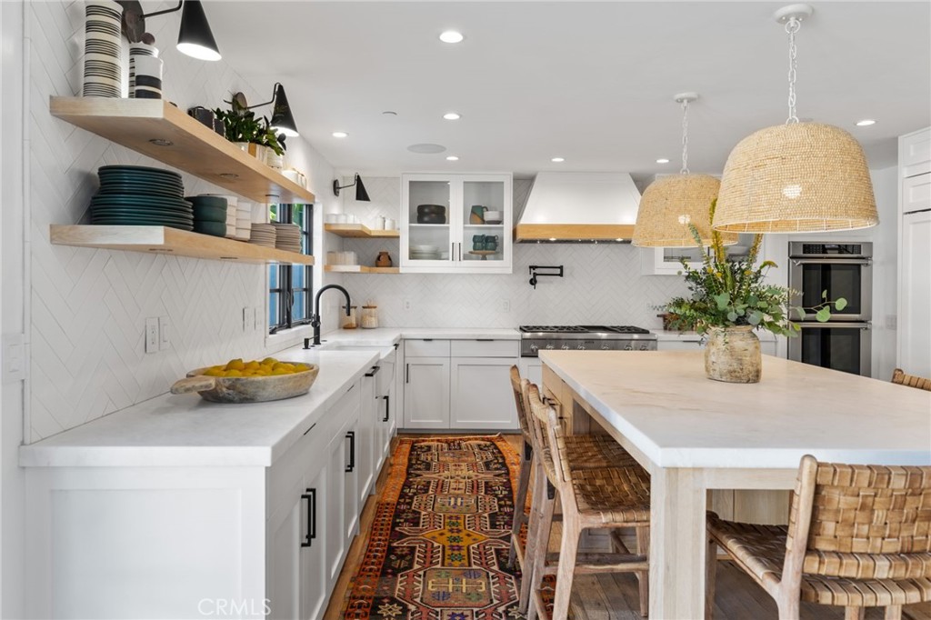 3857 Calle Del Establo