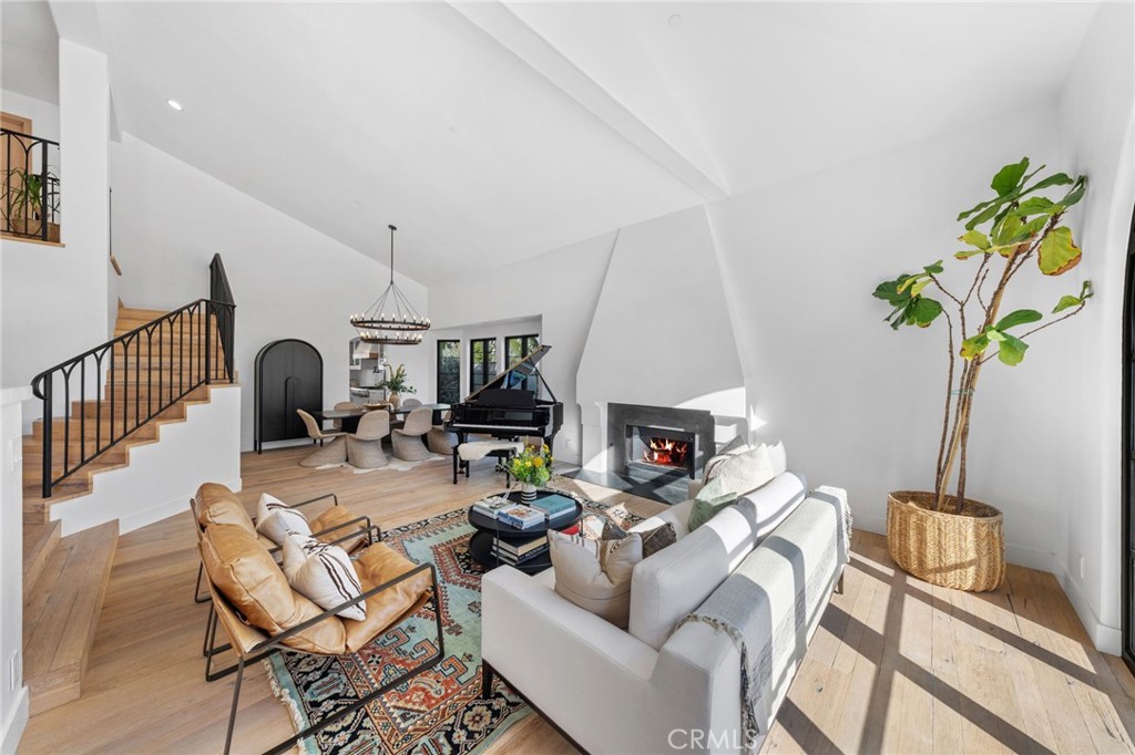 3857 Calle Del Establo